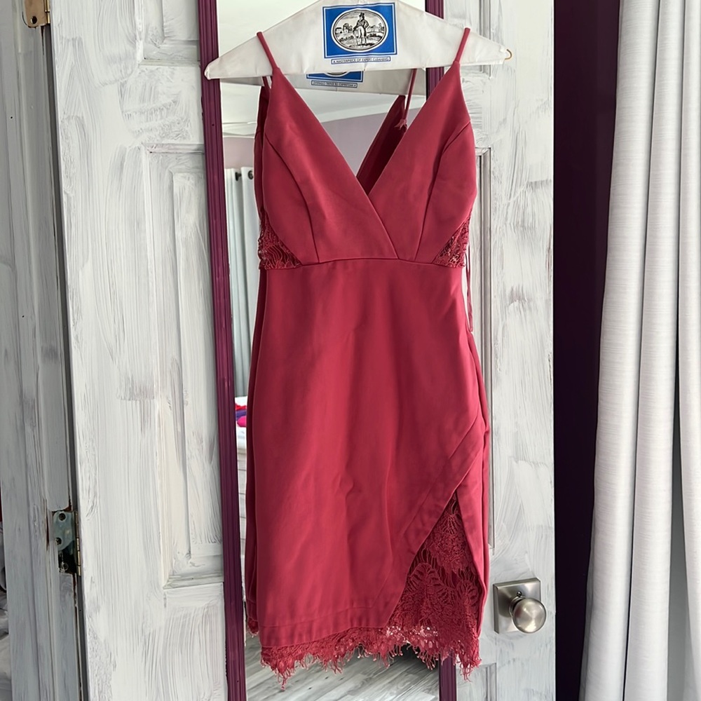 ASTR dress- Mauve color with lace details. Mini. Worn only once for a wedding